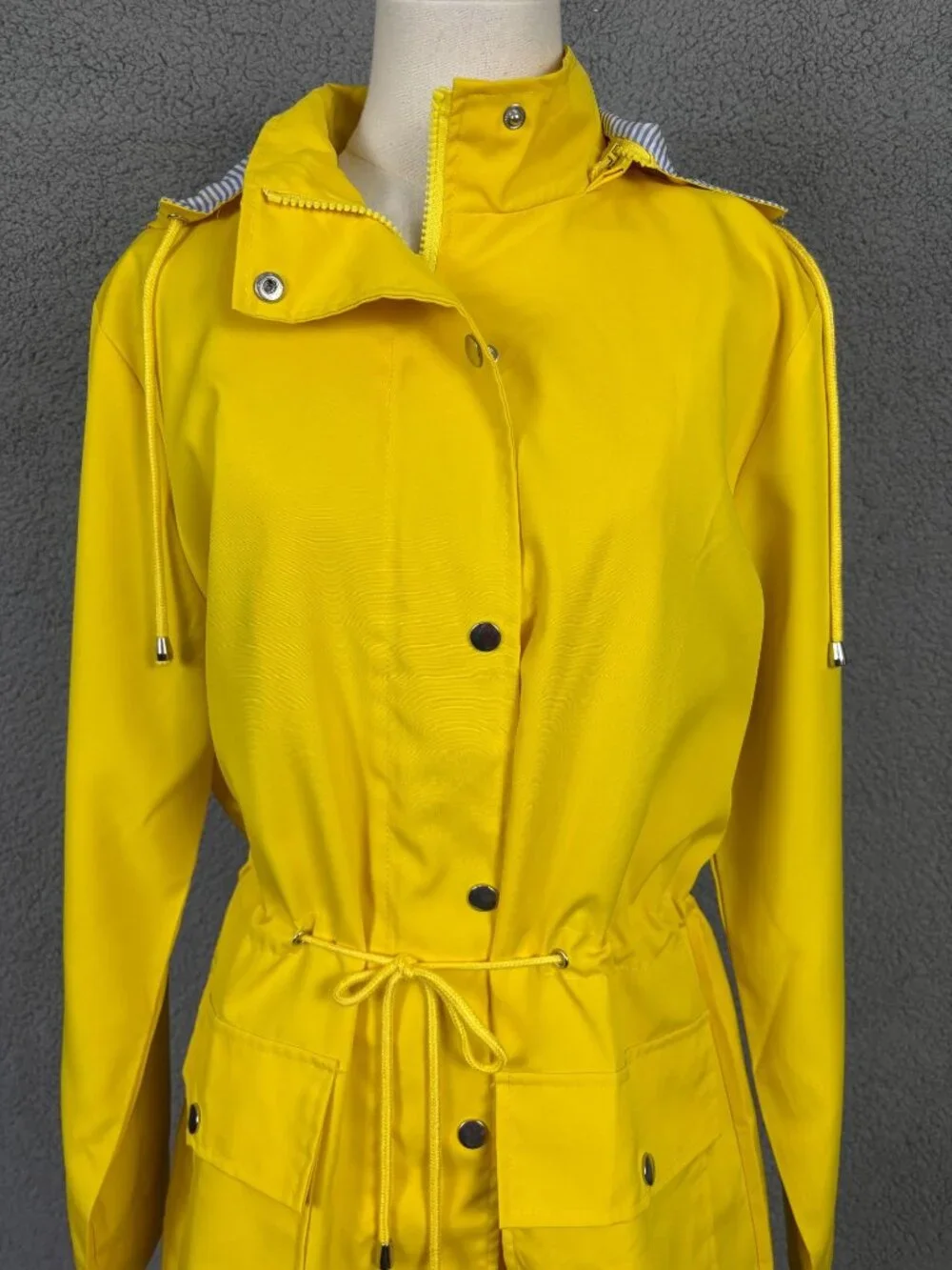 Twinklady  Women' Windbreaker Waterproof Lightweight Hooded Rain Jacket Med NWTs